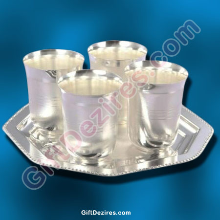 Silver Gifts - Gift Set of 4 Glasses with Tray